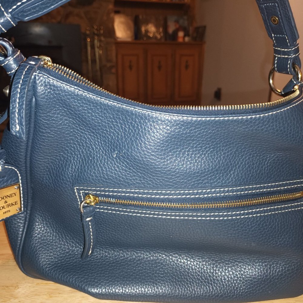 Dooney & bourke leather  shoulderbag